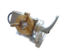 Oto�n� vreteno s priechodn�m otvorom